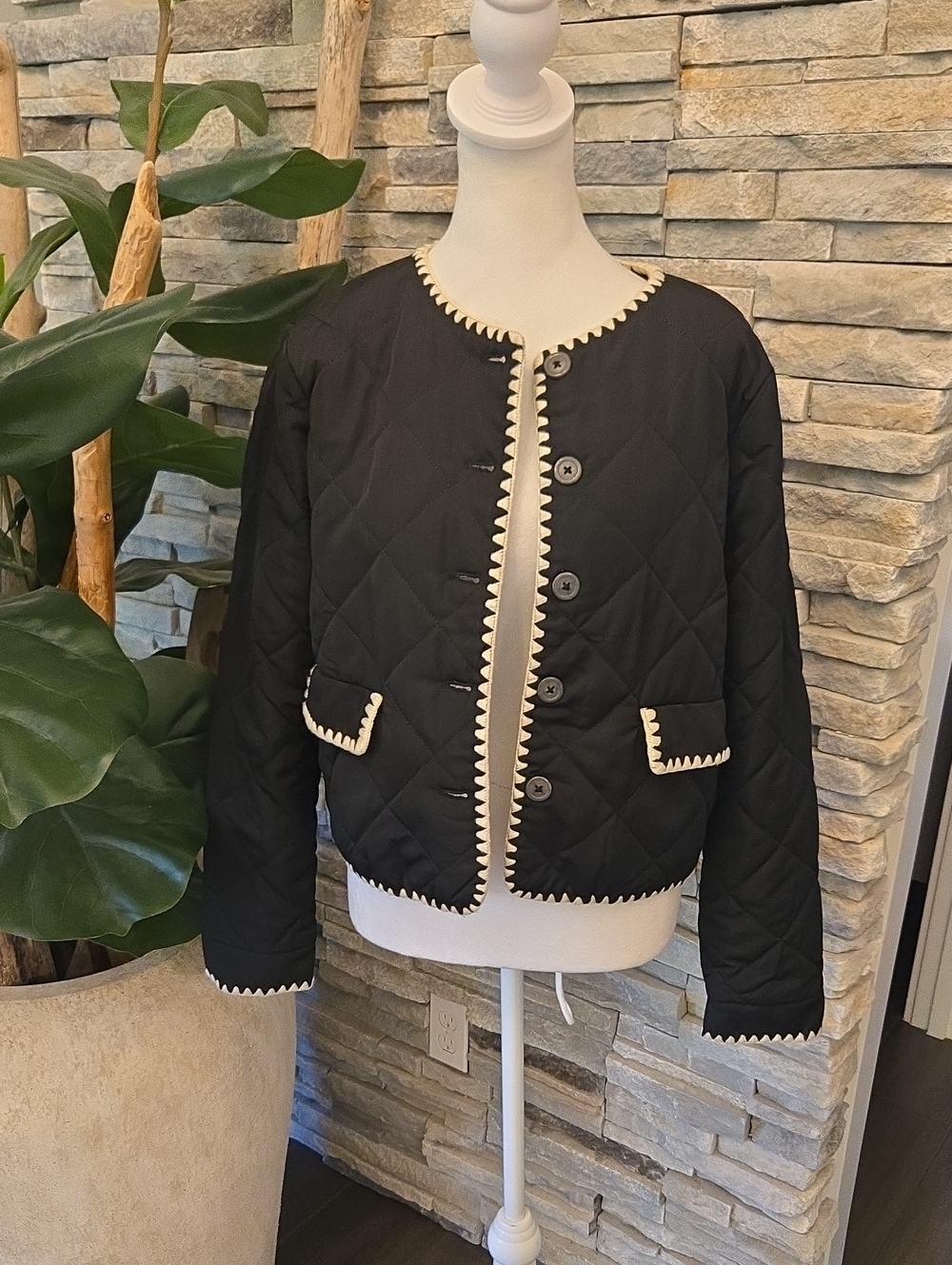 Wayf Quilted Cropped Jacket - Picture 5 of 6